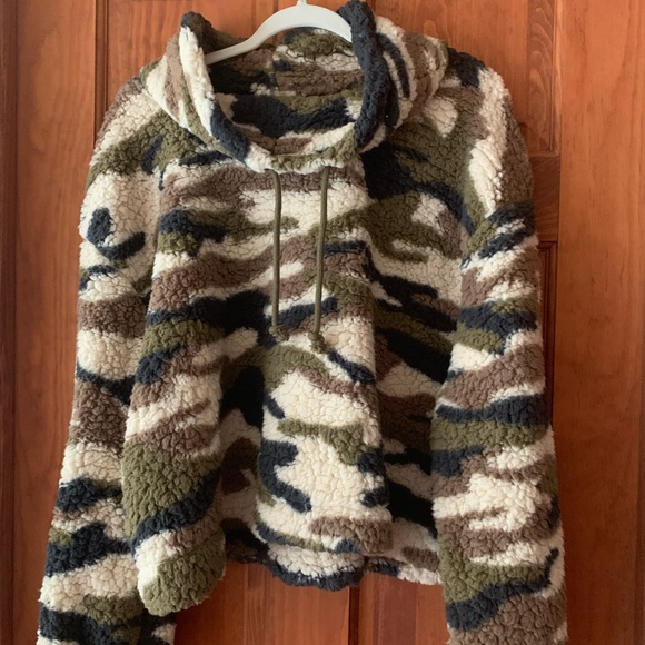 Cropped Cameo, Mock neck, Sherpa, Wild Fable